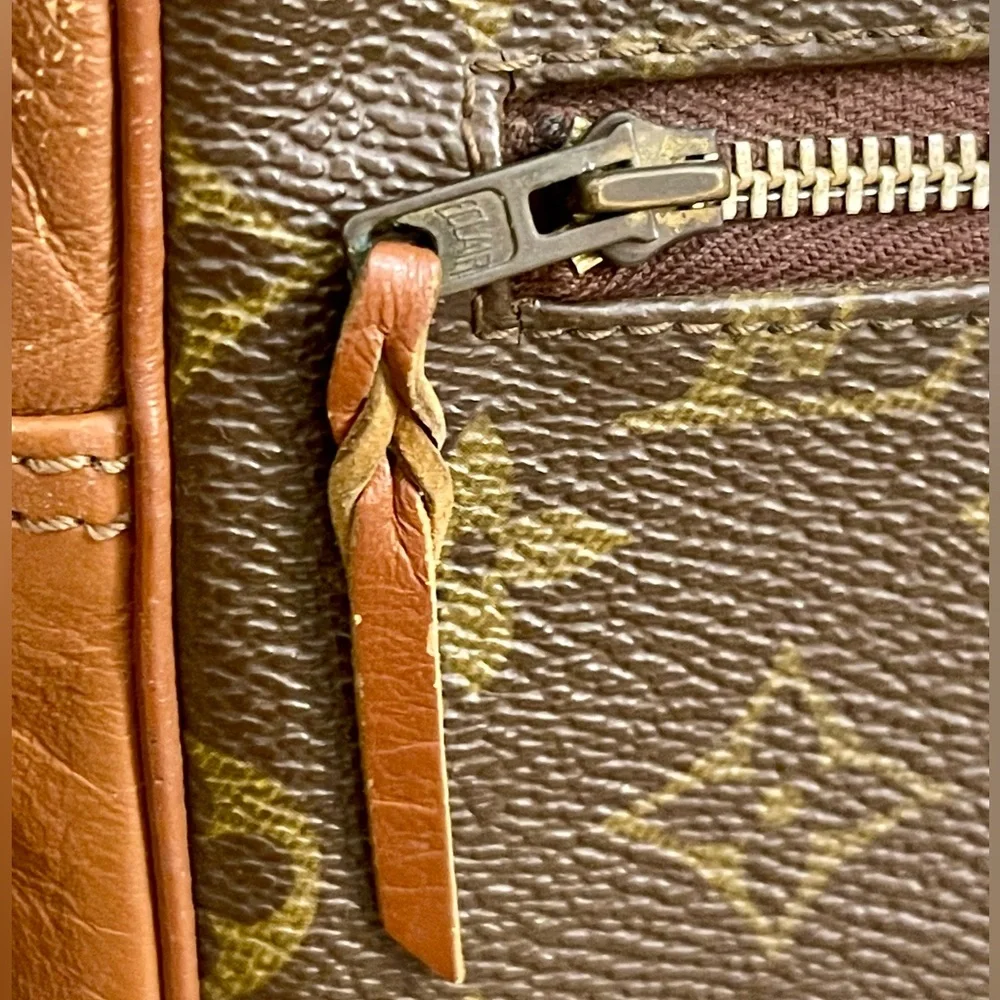 Louis Vuitton Monogram Vintage Saxpo Bag Pouch Clutch Crossbody